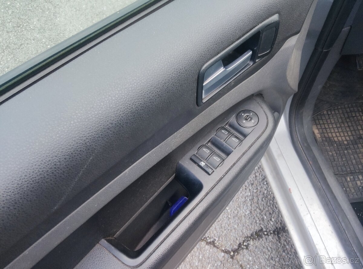 Ford Focus kombi 1,8 benzín , tažné - 8