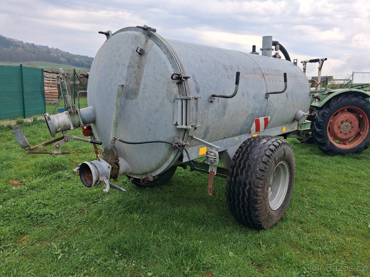 FEKÁL 4000 LITRŮ - 8