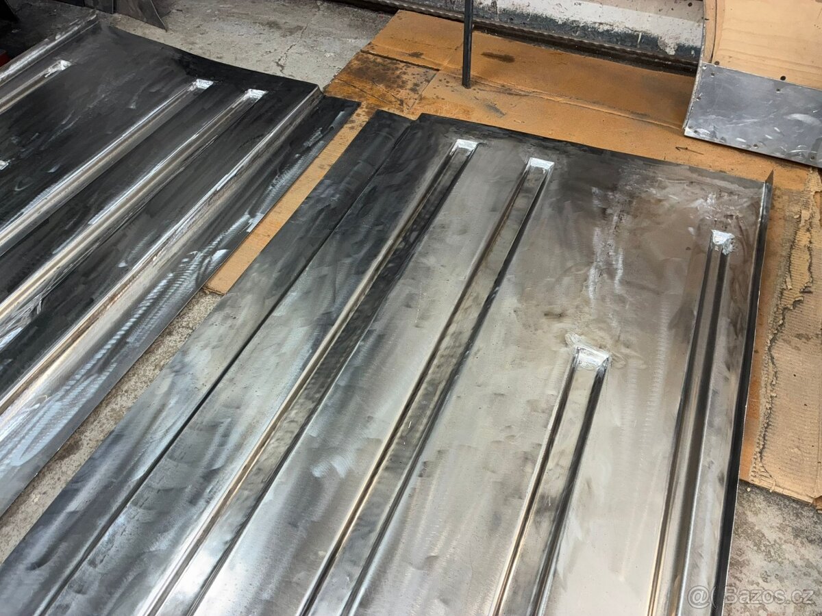 Podlaha Tatra 603 - 8