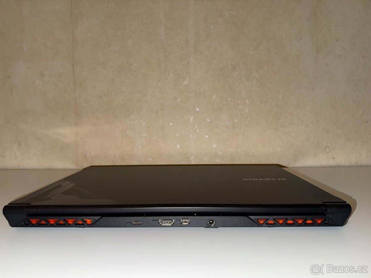 Herní notebook - GIGABYTE G5 MF5 - 8