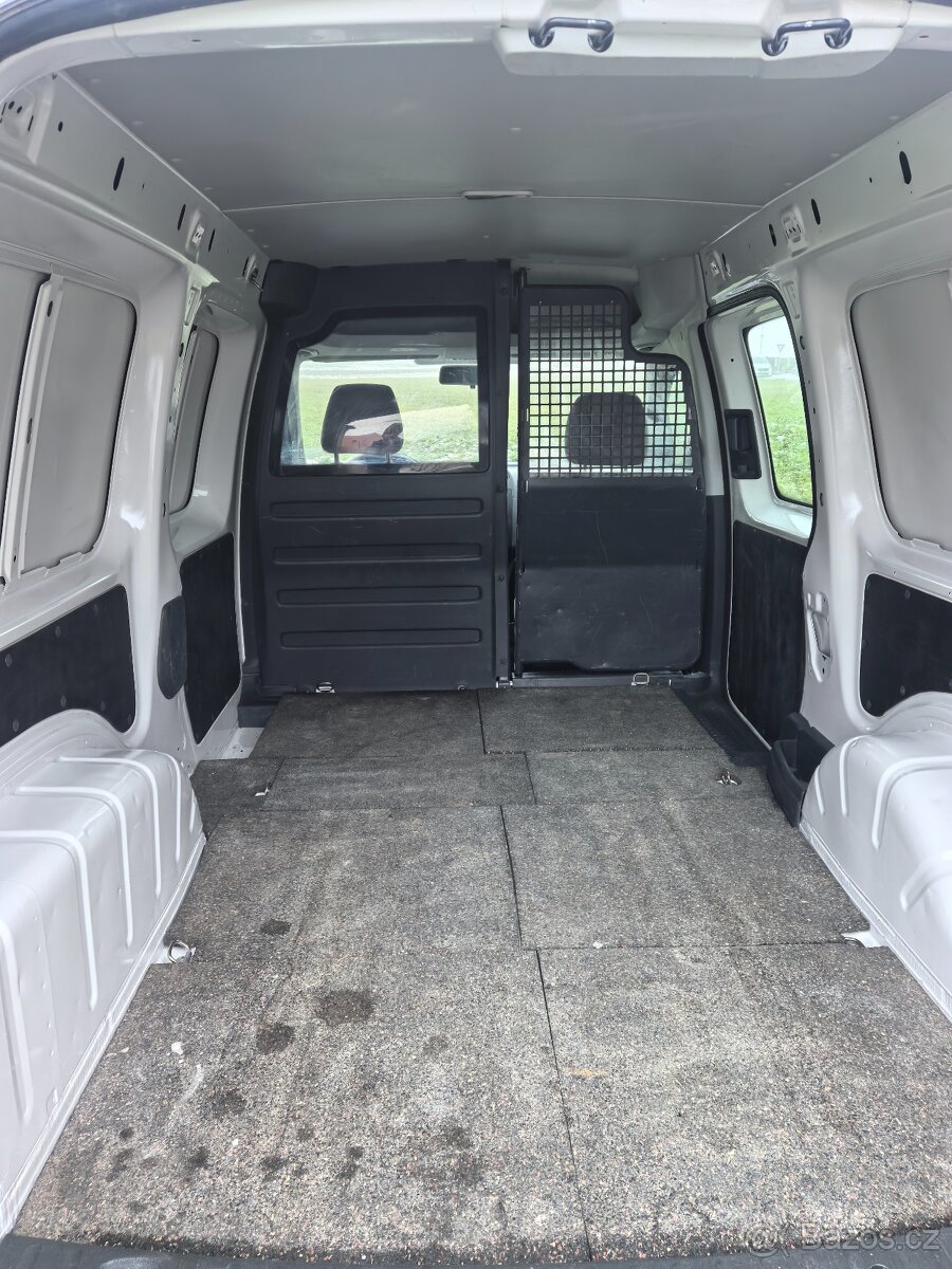 VW Caddy MAXI (long) 2.0 Tdi, 6 kvalt, výhřev, klima - 8