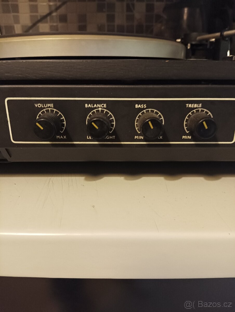 Tesla stereo gramofon NZC-431 - 8