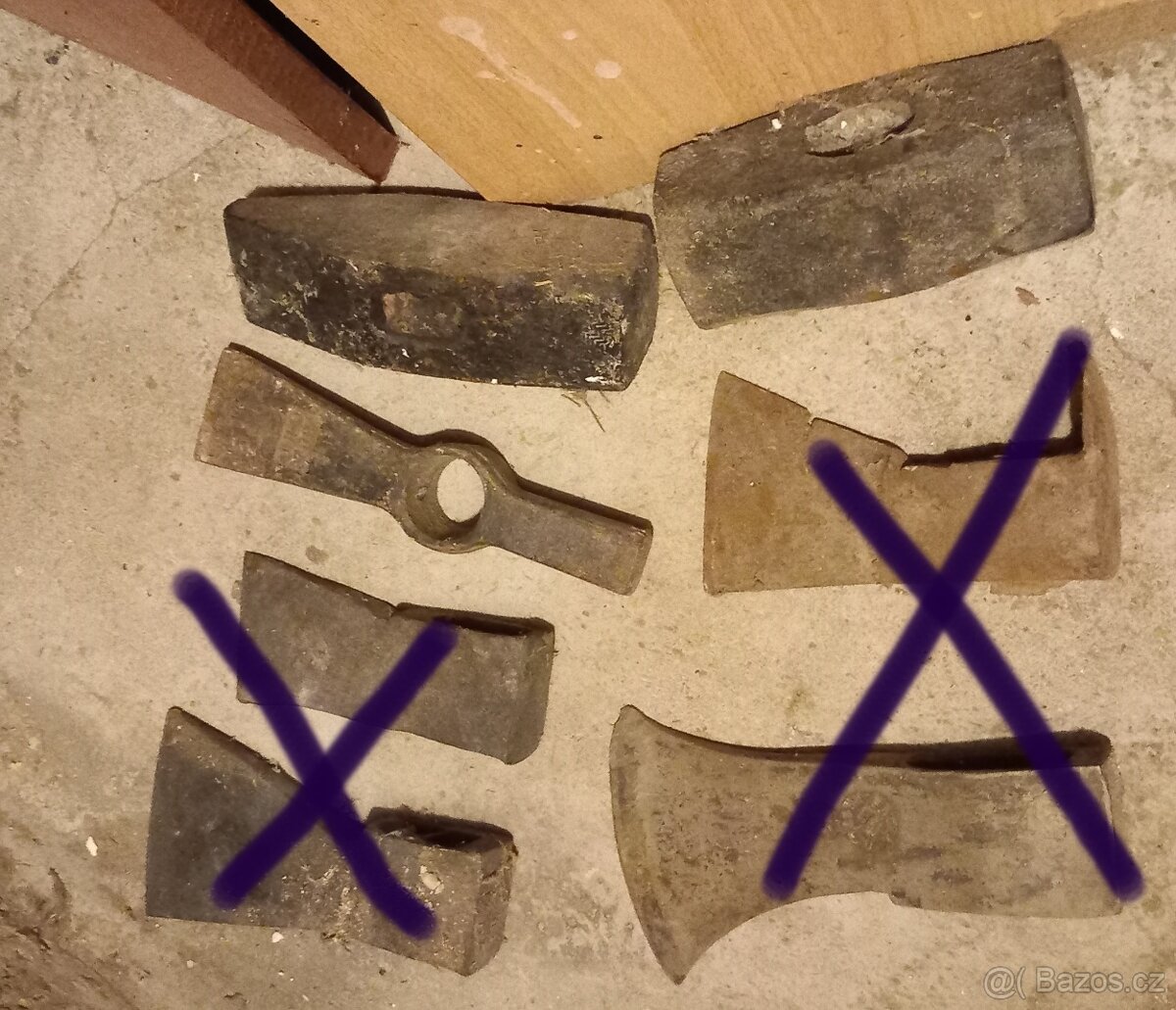Kosa, ruční nářadí, ochranné štíty, kramle, sekerky - 8