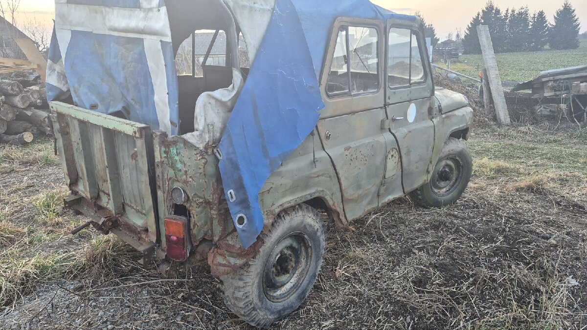 Uaz dělnik - 8