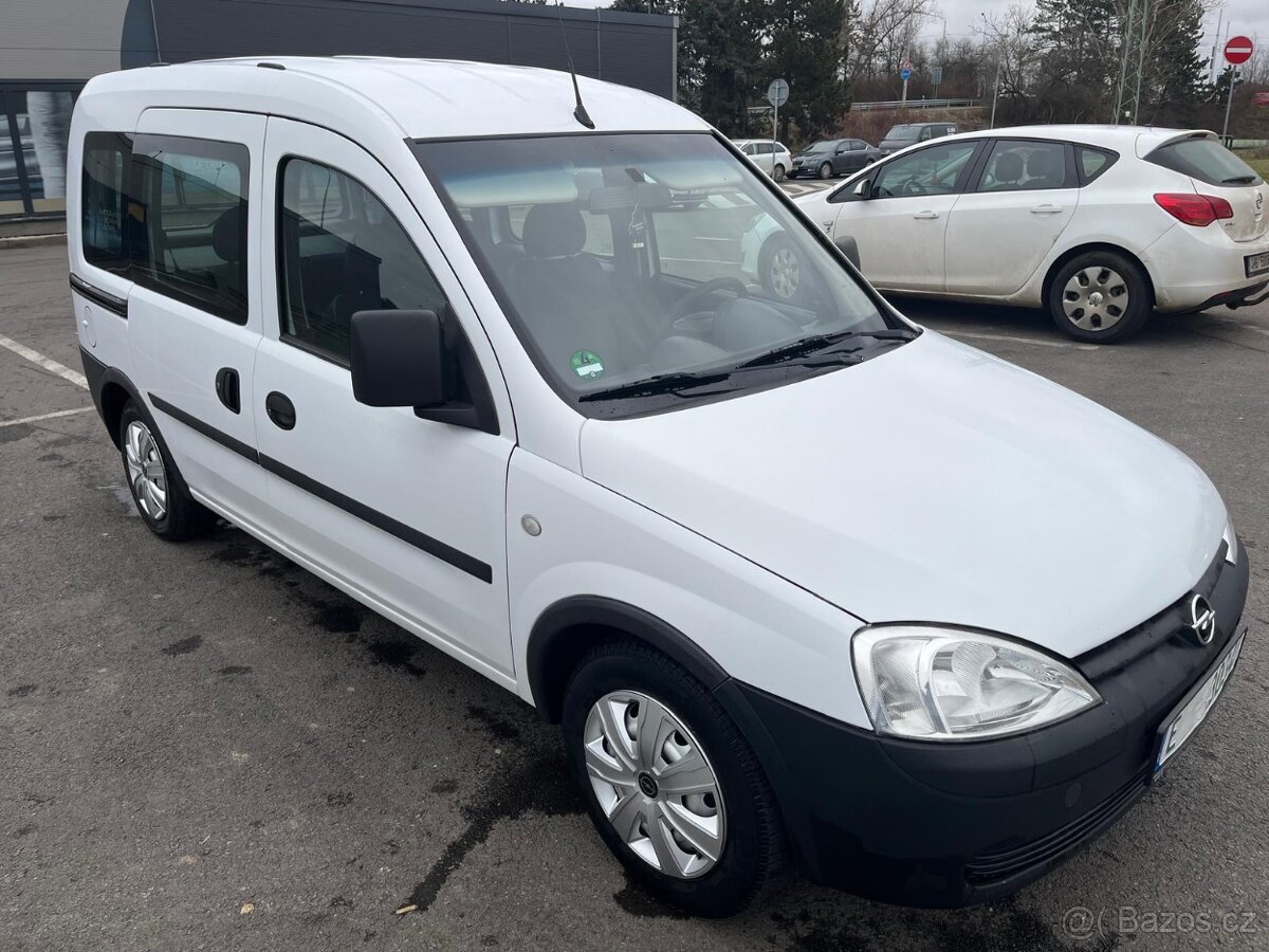 OPEL COMBO 1.3 CDTI. SUPER STAV. NOVÁ STK . SERVISNÍ KNÍŽKA - 8