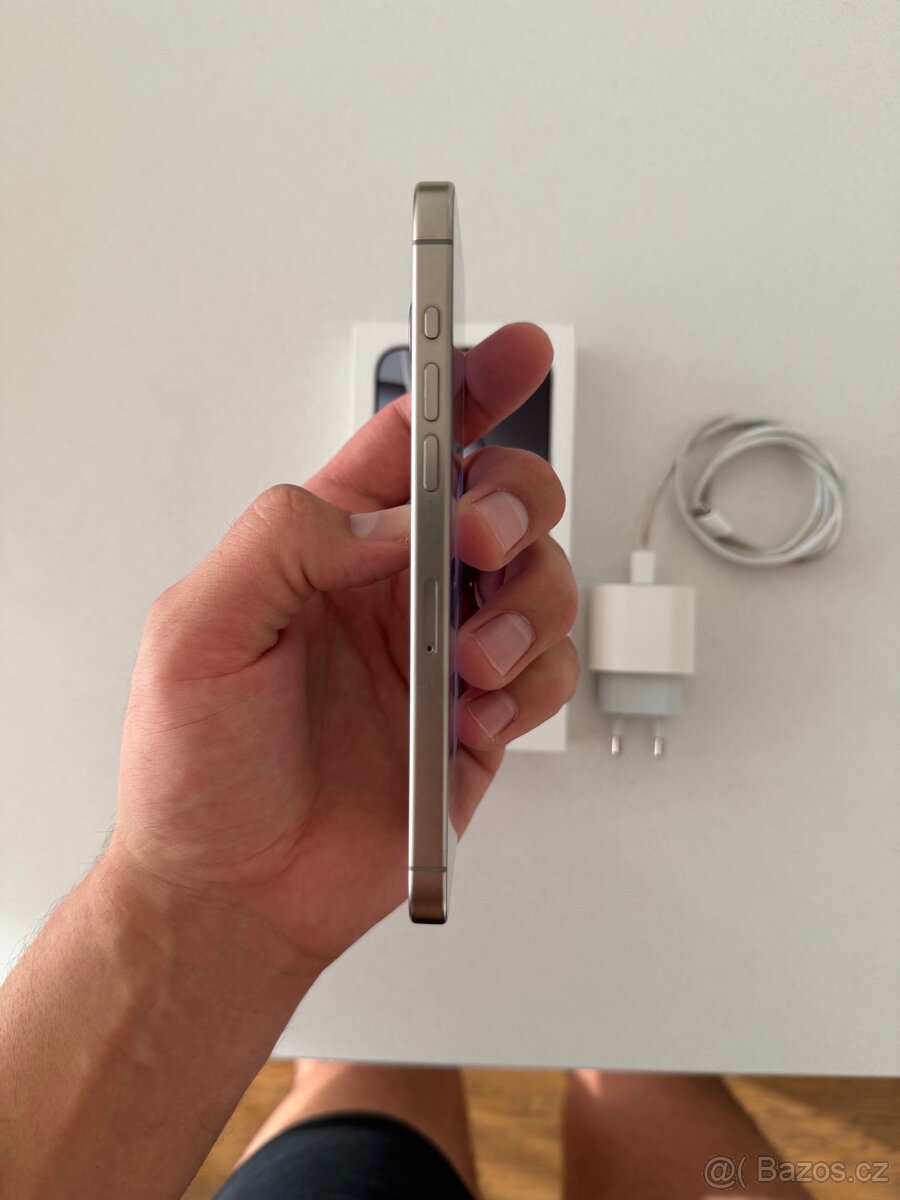 Prodám IPhone 15 Pro Max 256GB - 8