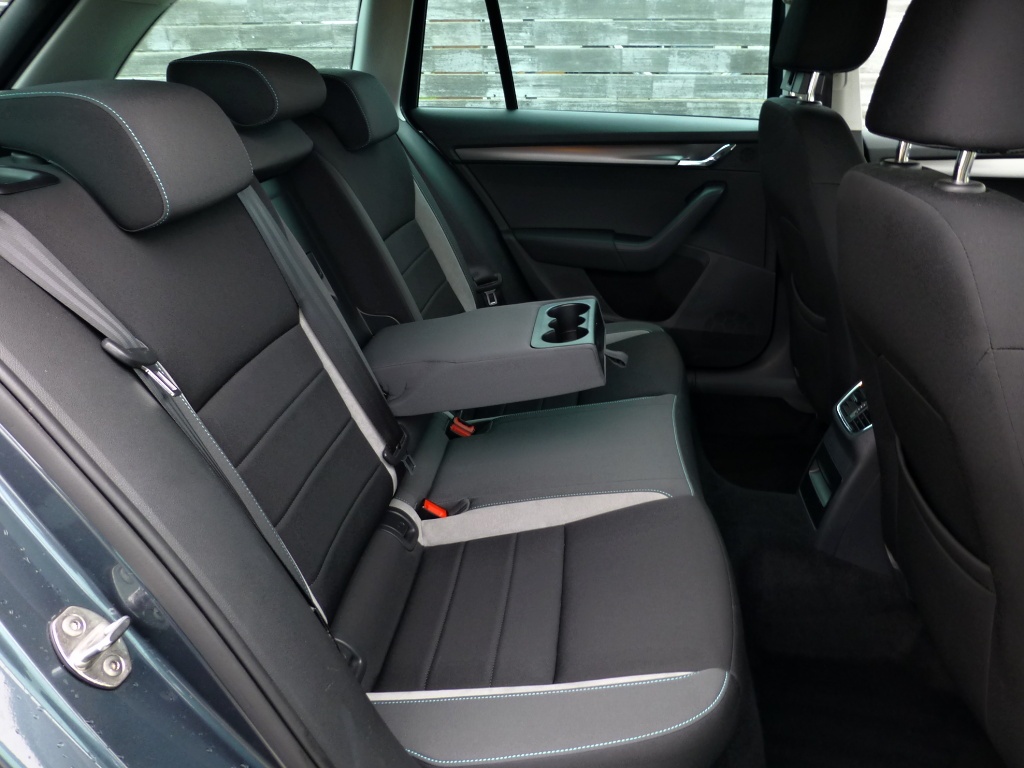 Škoda Octavia combi 2.0 TDI 110kw, R. 2017, pohon 4x4 - 8