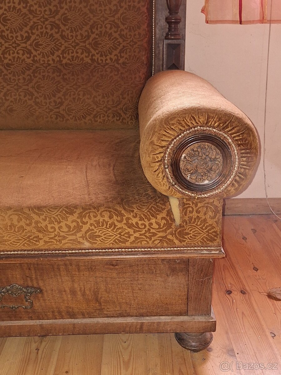 Starožitný nábytek - 8