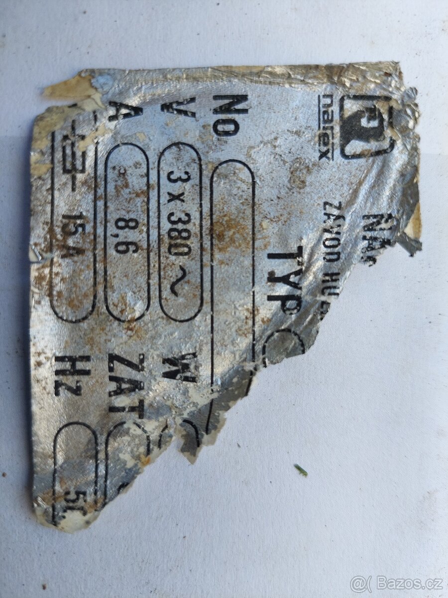 Prodám cirkulárku s kolébkou zn. Narex - 8