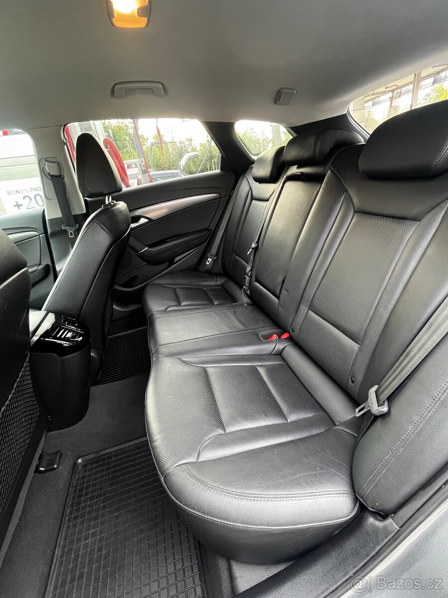 Hyundai i40 Premium 1.7 CRDi – plná výbava, 2 sady kol - 8