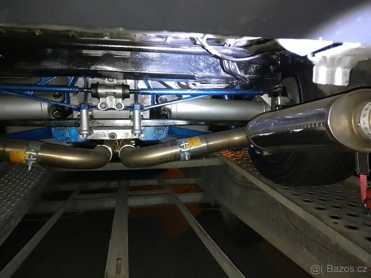 Prodám Chevrolet Corvette C4 Targa manuální převodovka - 8