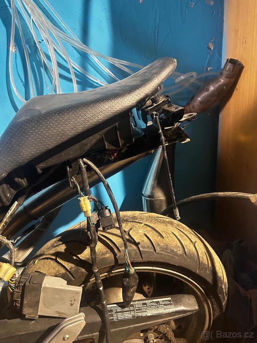 Honda Hornet 600 - 8