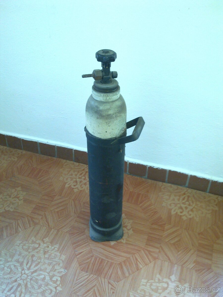 PÁKA - 8