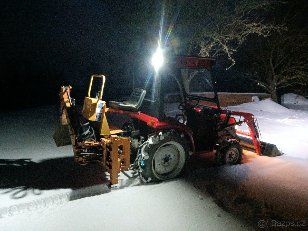 Malotraktor s čelním nakladačem a podkop - 8