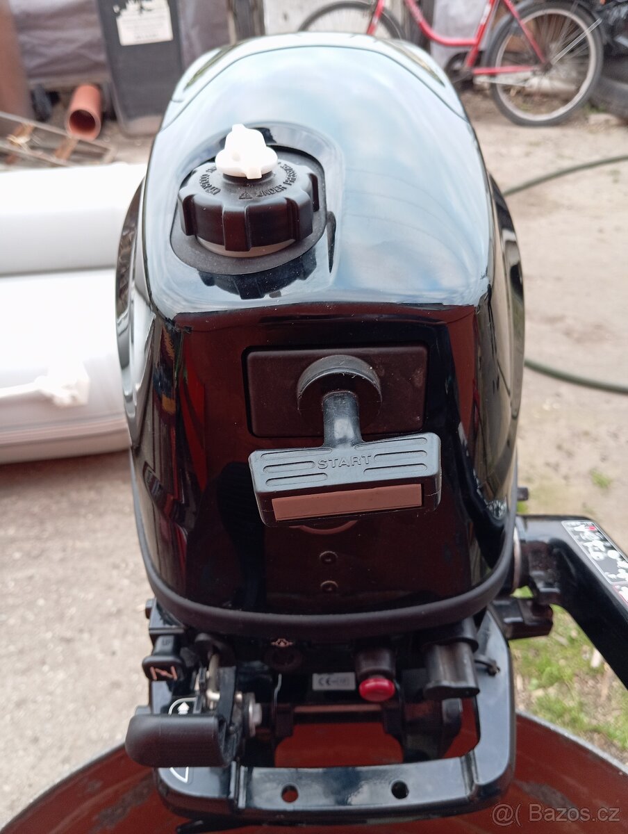 Prodám motor Mercury 5hp + člun 320 - 8