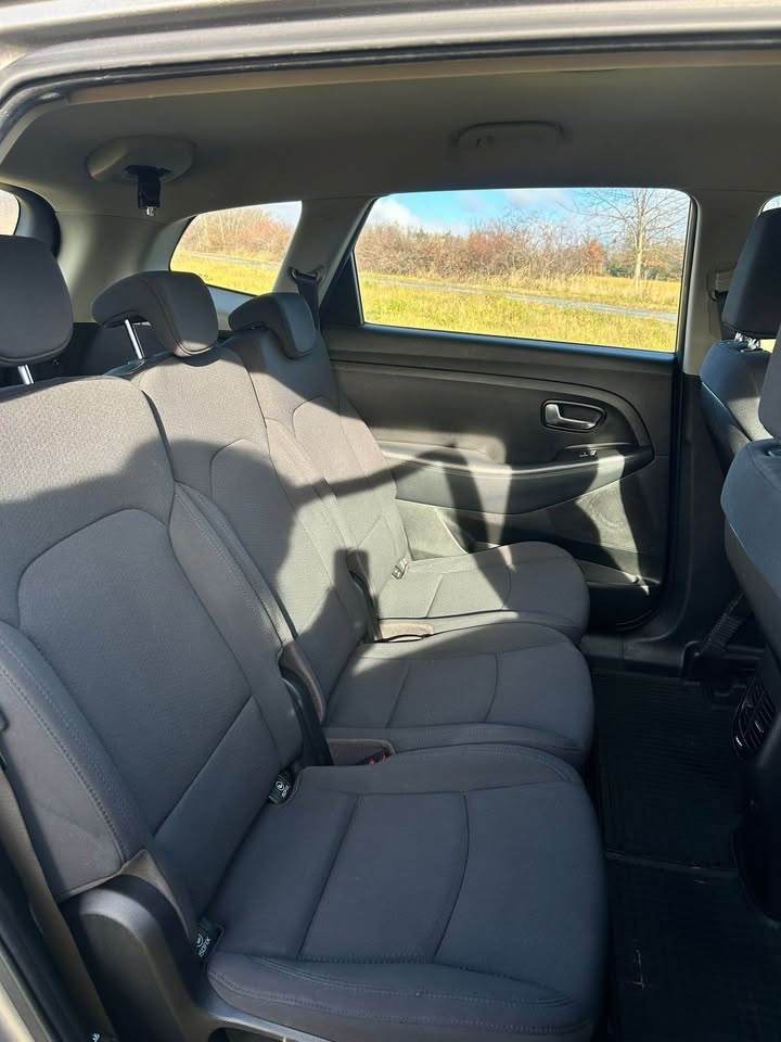 Kia carens - 8