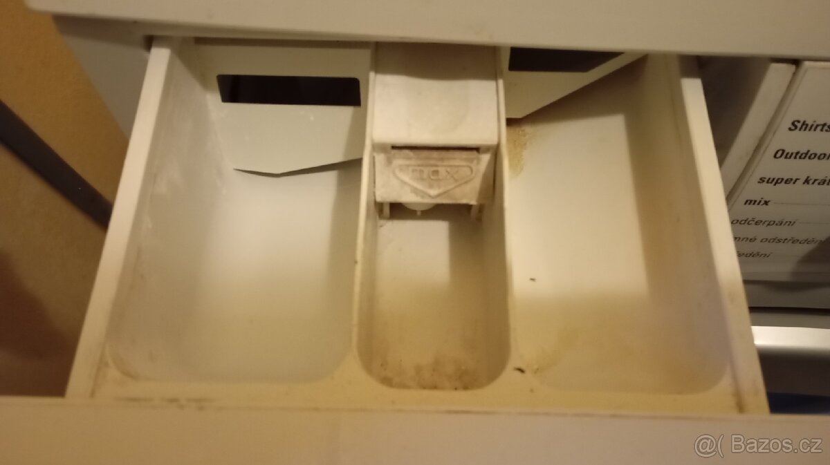 Úzká automatická pračka Siemens WNM10 - 8