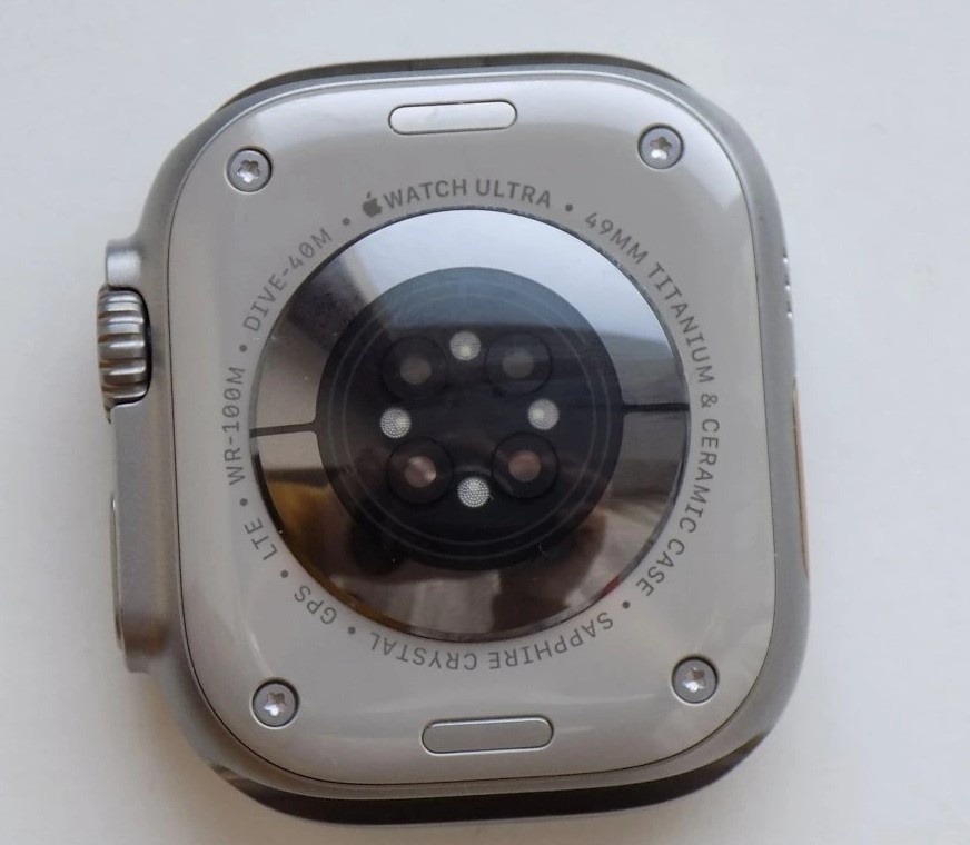 Apple Watch Ultra GPS, 49mm + Cellular Titan s černým opaske - 8