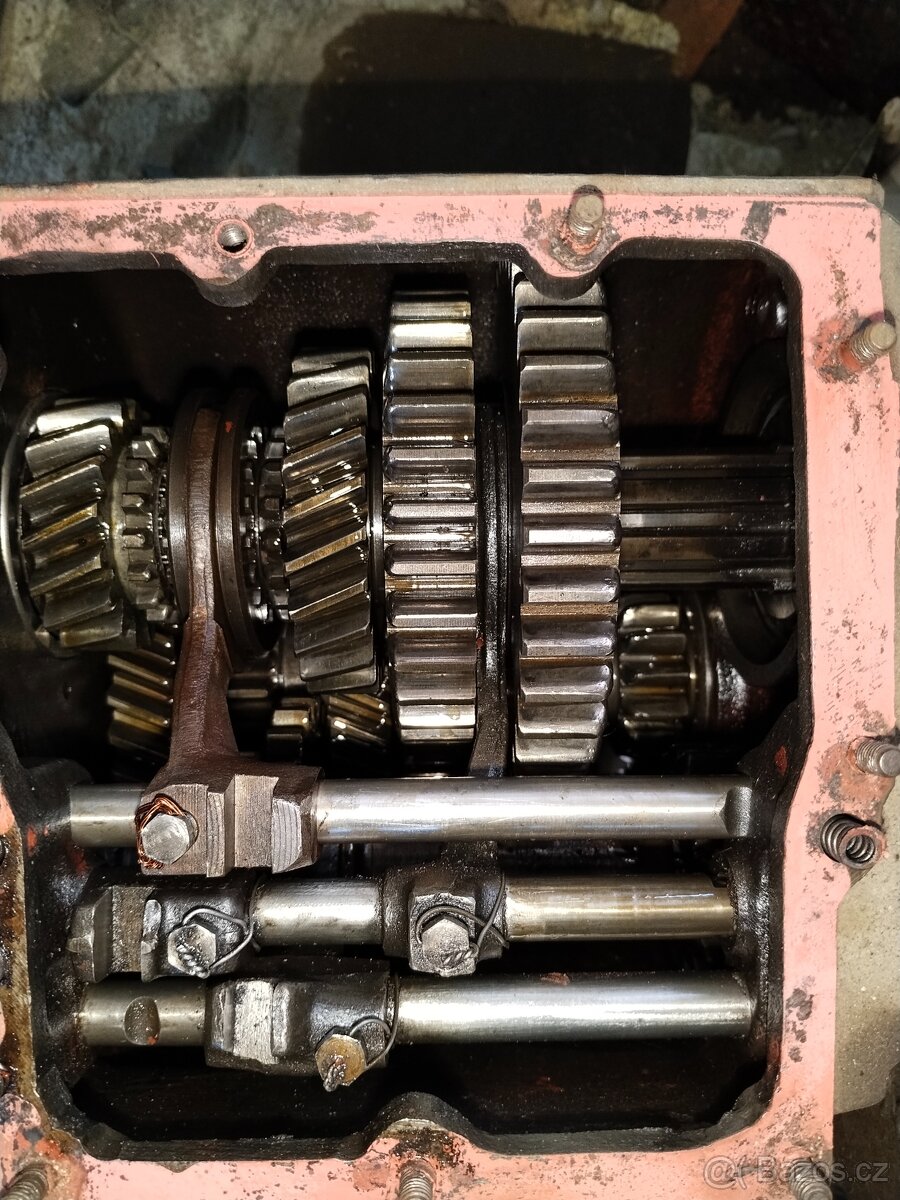 Motor V3S - 8