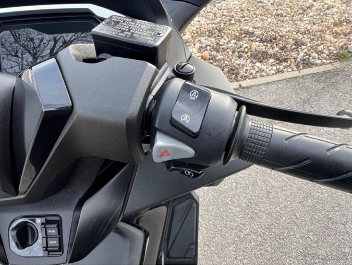 Prodám HONDA FORZA 125 ABS - 8