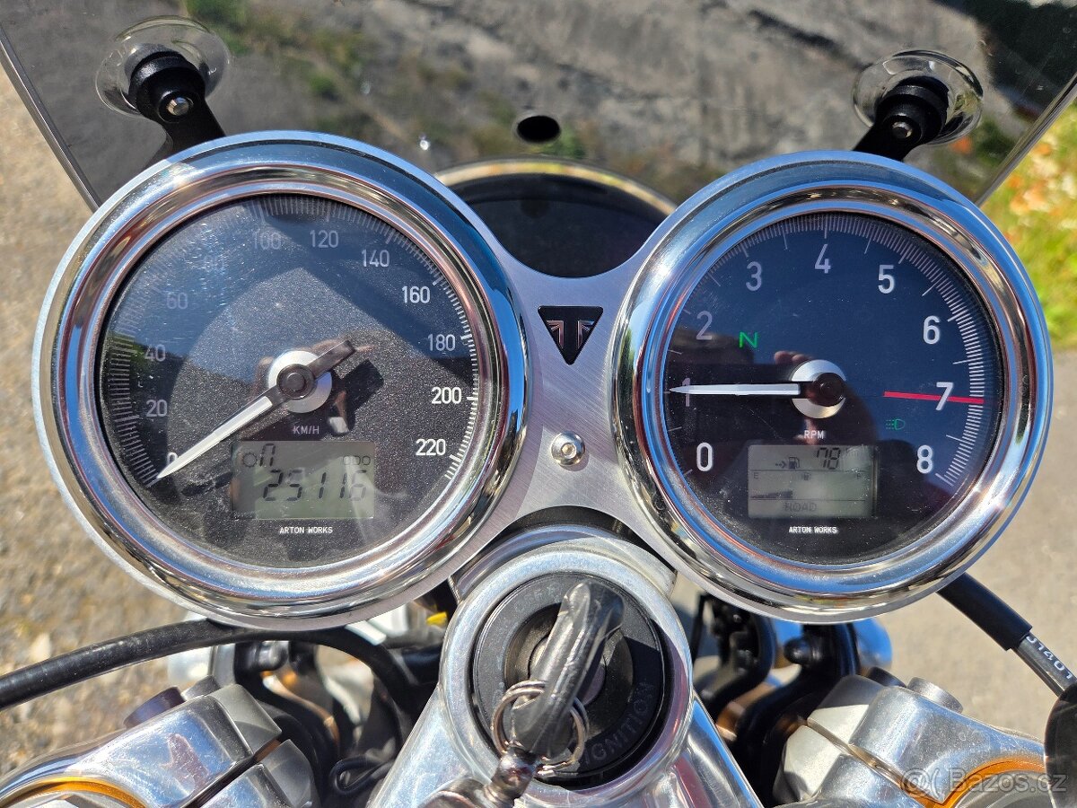 Prodám Triumph Thruxton R - 8