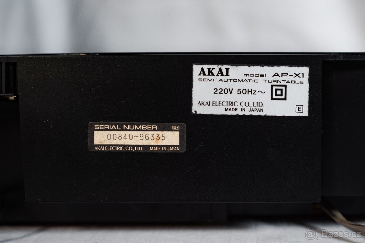 Gramofon AKAI - 8