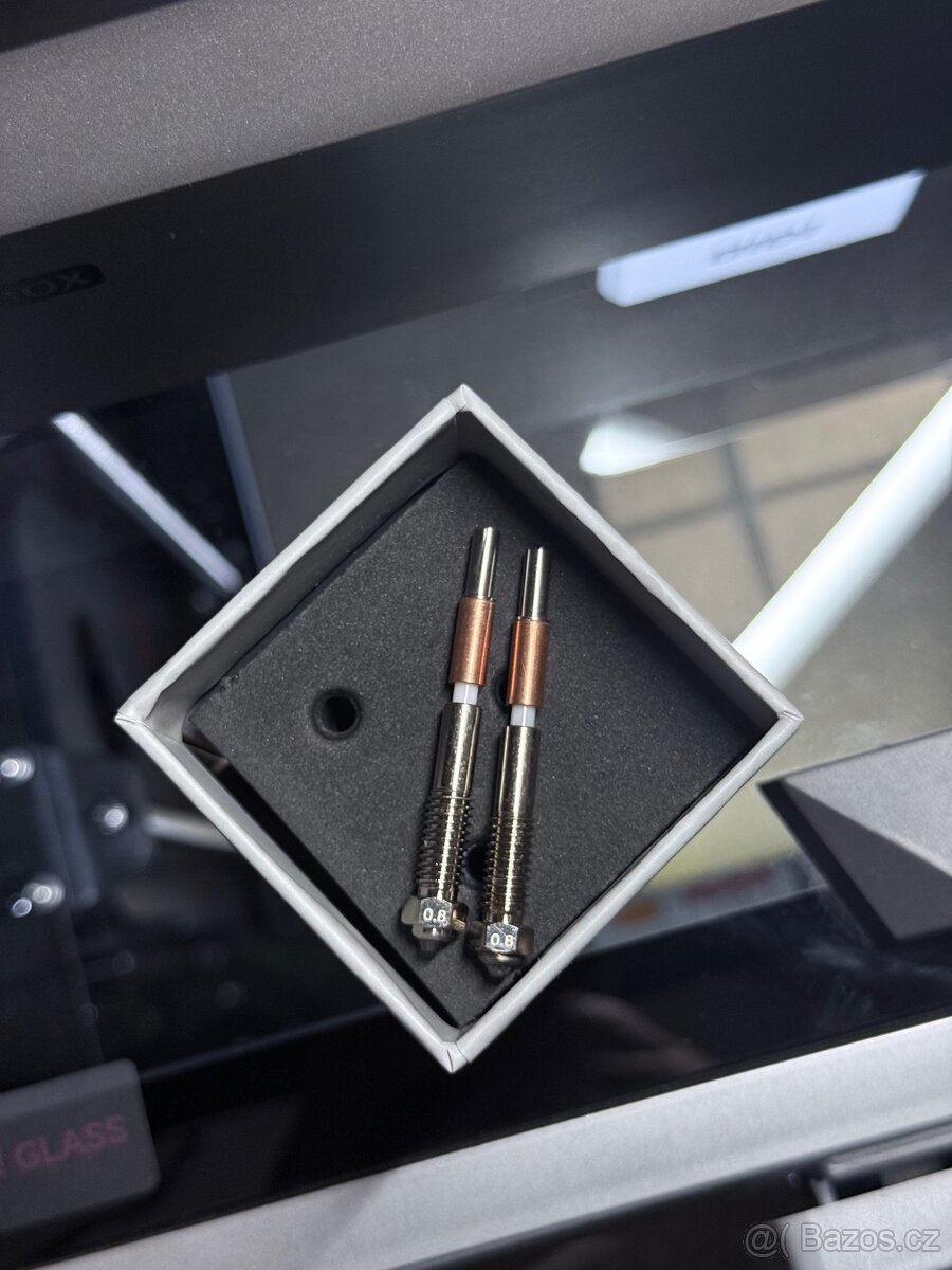 Prodám QIDI Plus 4 + QIDI Box - 8