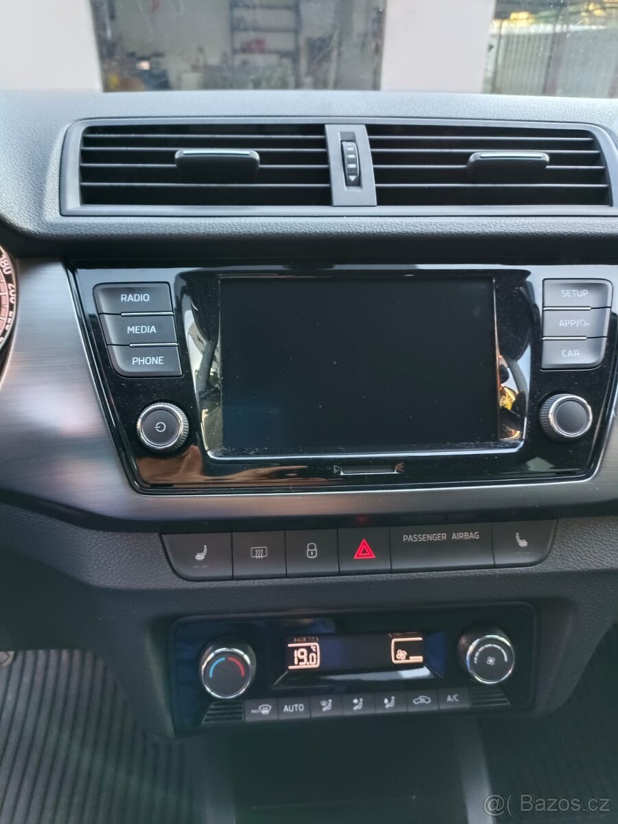 Prodám Fabia Edice 100 Style 1,0 TSI 70 kw - 8