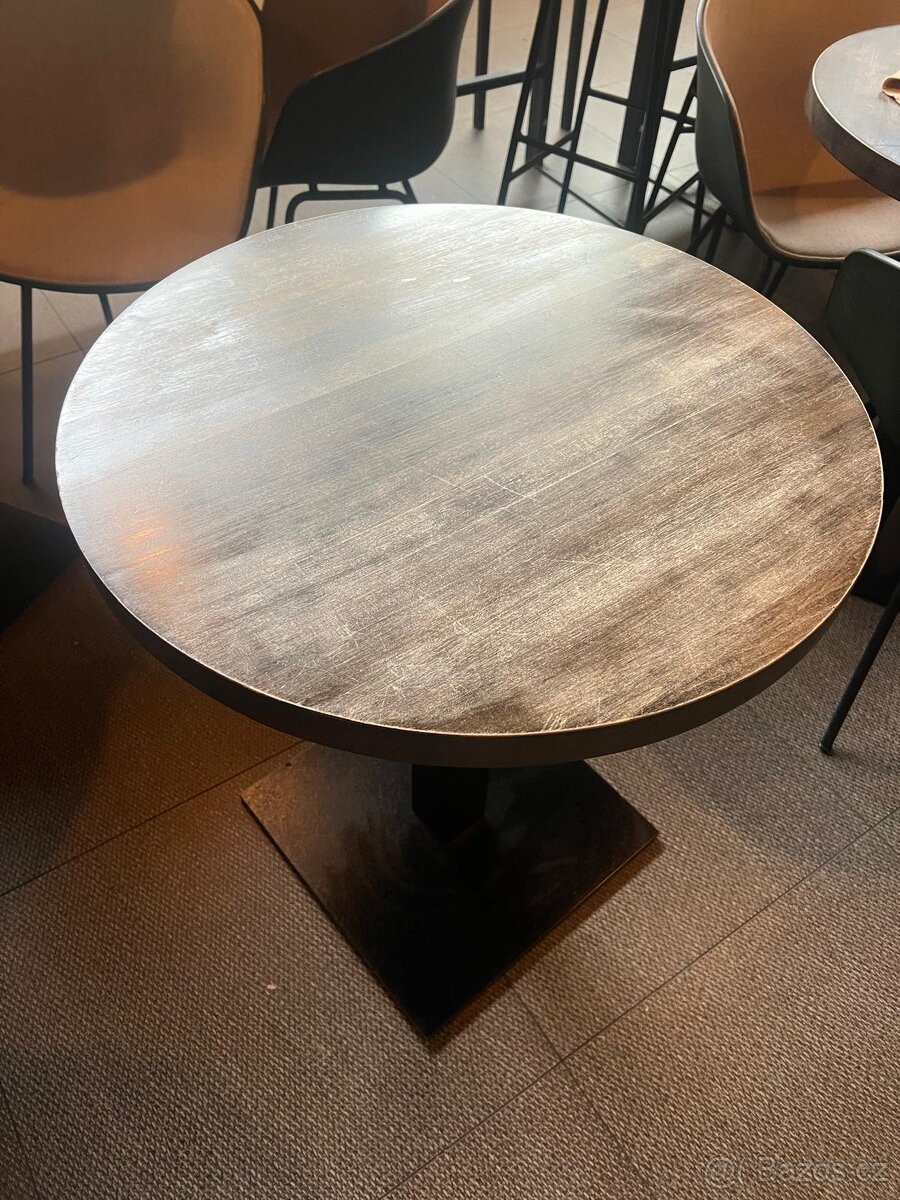 Dřevěný stůl - 8