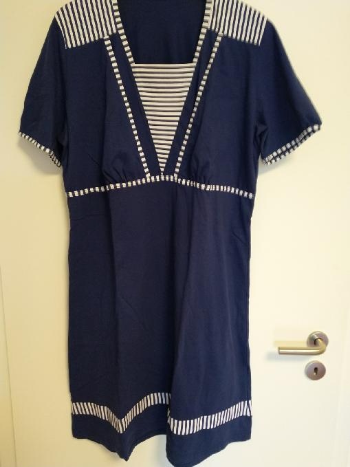 starožitný hrací budík, šaty, kabelka kožená,HRNEČKY - 8