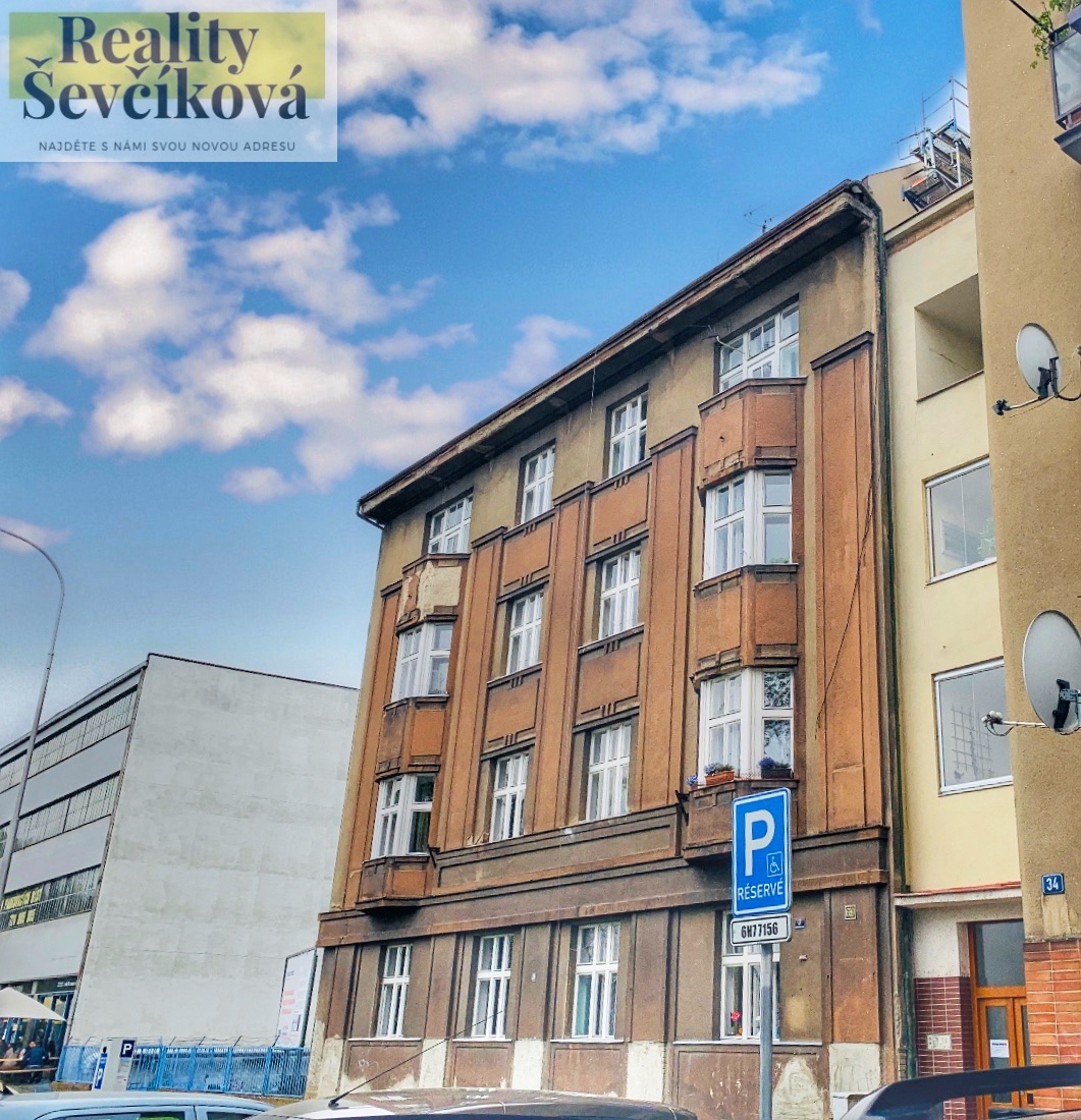Pronájem 2+1 se dvěma balkóny, 90 m2 – Smetanovo nábřeží - 8