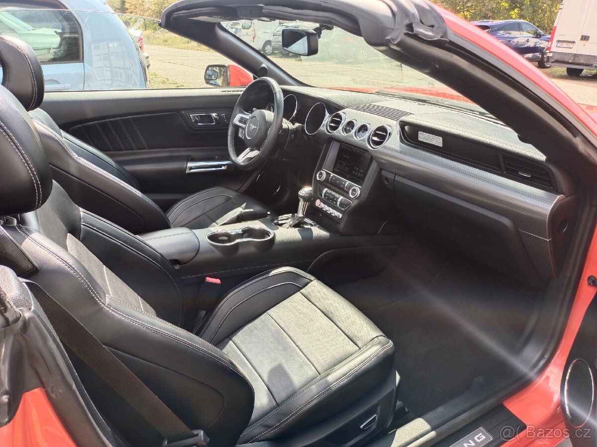Ford Mustang cabrio - 8
