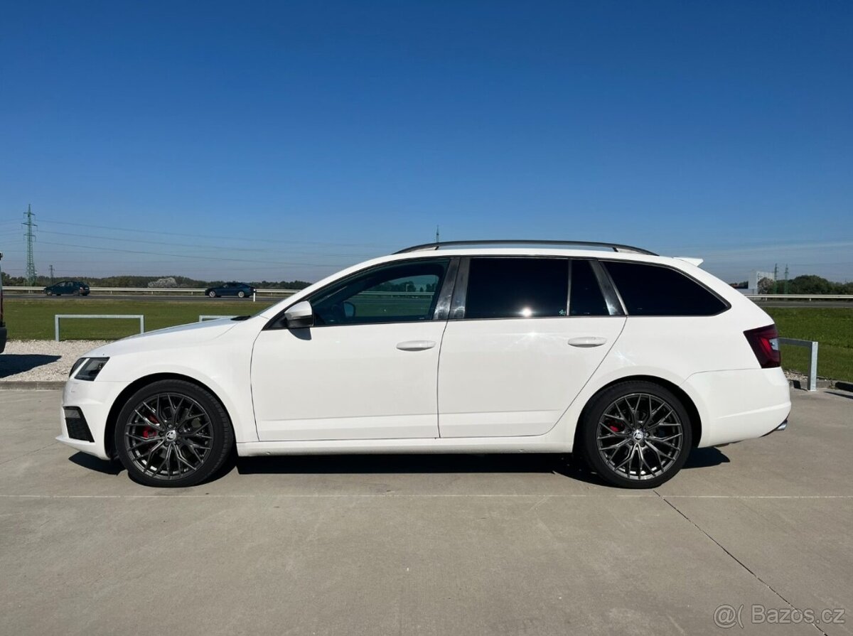Škoda Octavia Combi 2.0 TDI RS DSG - 8