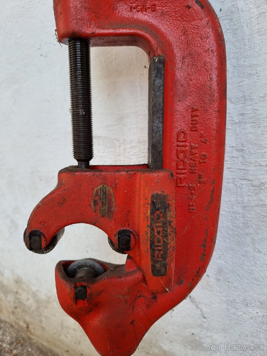 Řezák trubek Ridgid - 8