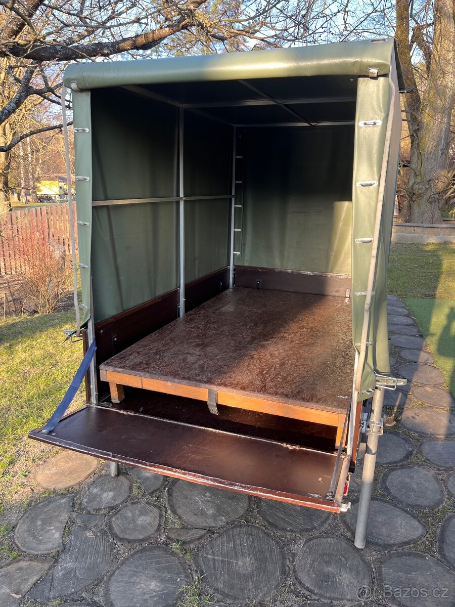 Přívěsný vozík krytý - 8