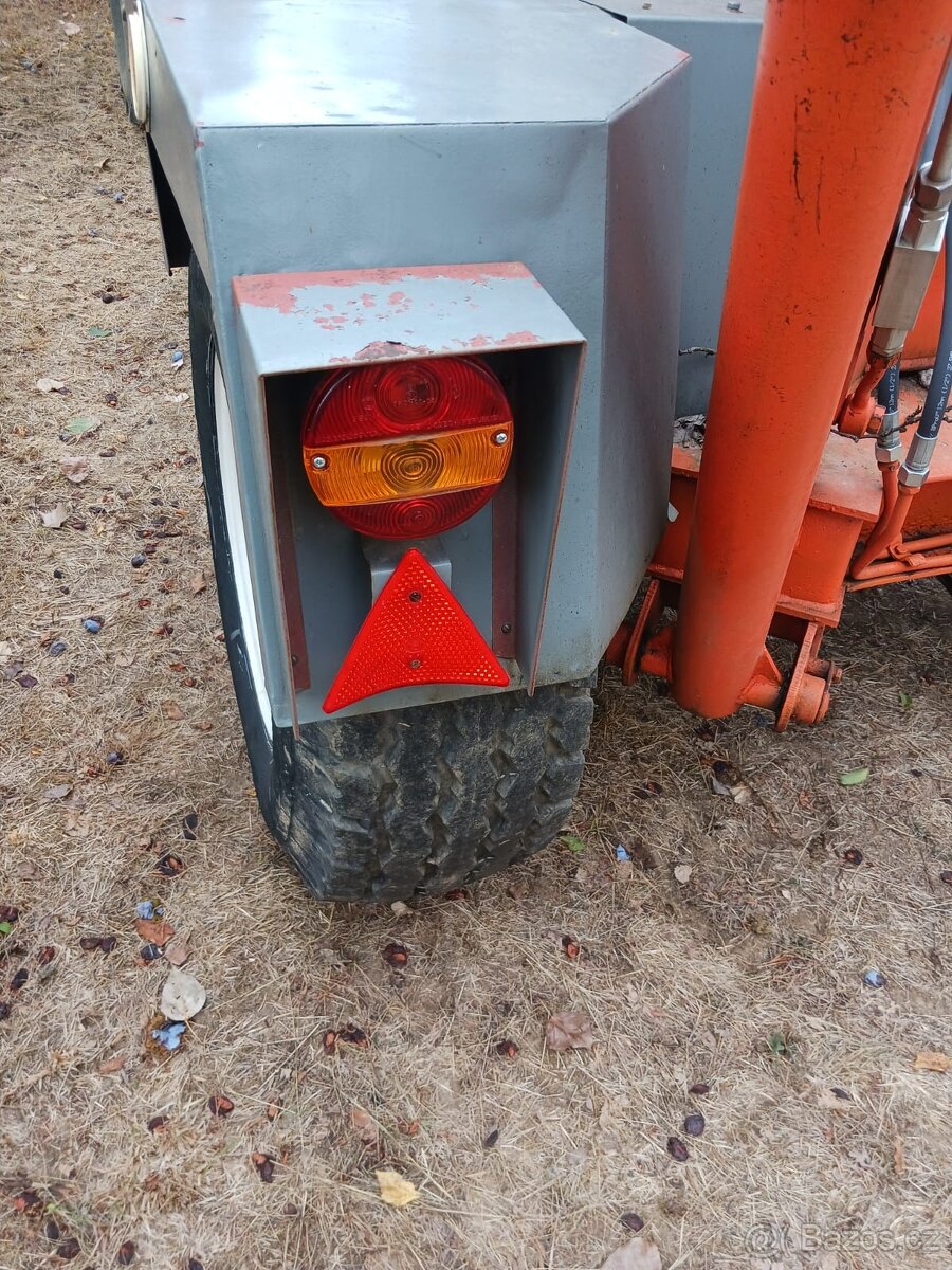 UNHZ 750 - nakladač - 8