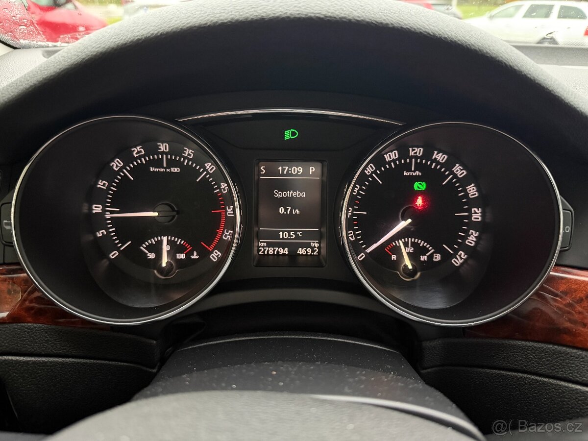 Škoda Superb 2.0 TDI Combi AUTOMAT 2010 NOVÁ STK - 8