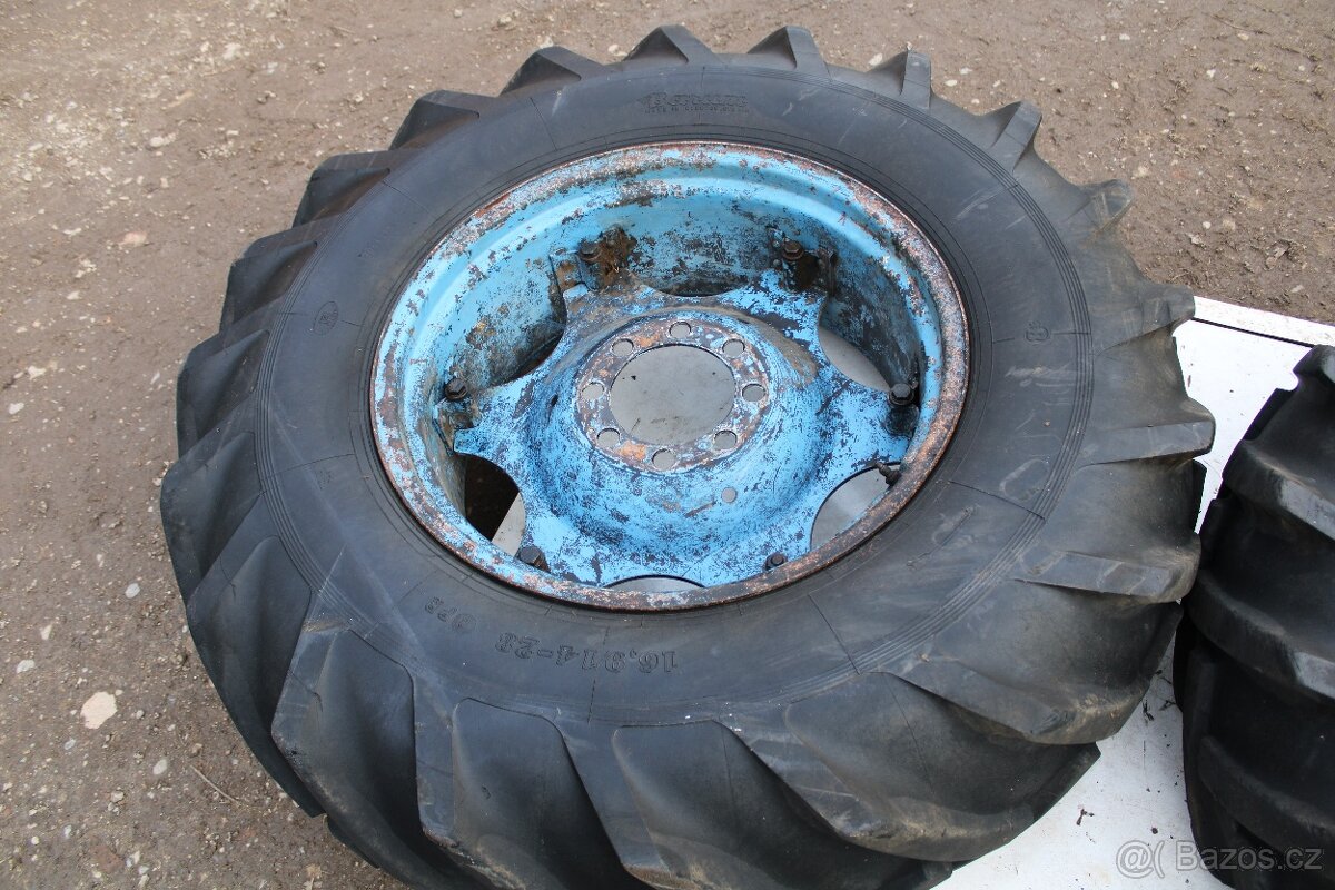 Zetor 6911 zadní kola 16,9-28 barum 50% vzorku - 8