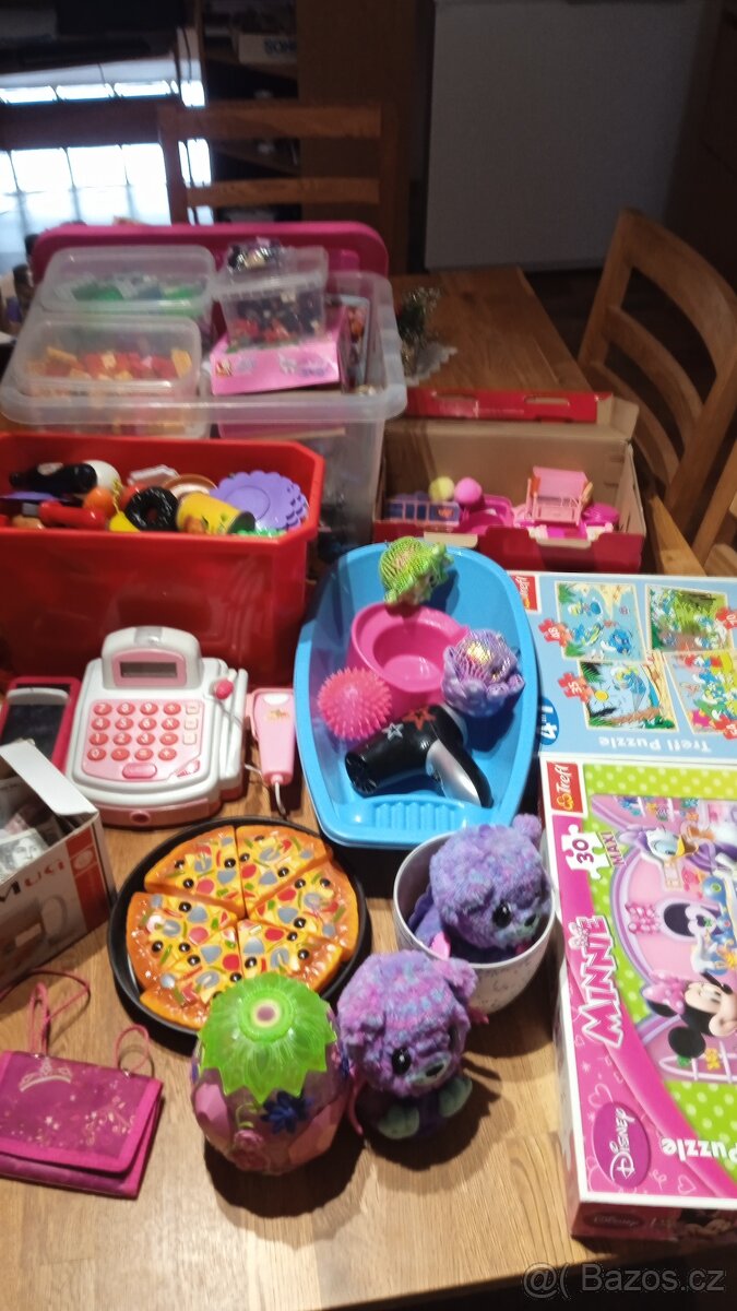 Hračky pro holčičku - 8