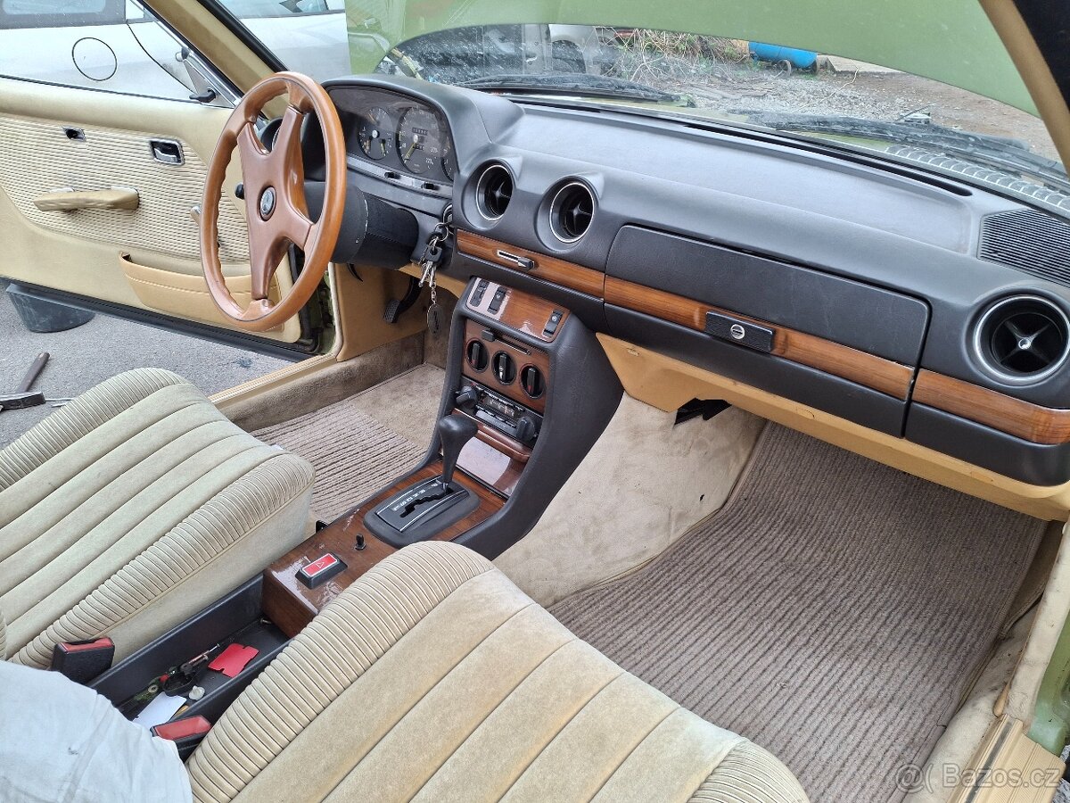 Mercedes-Benz W123 Coupe 280CE - 8