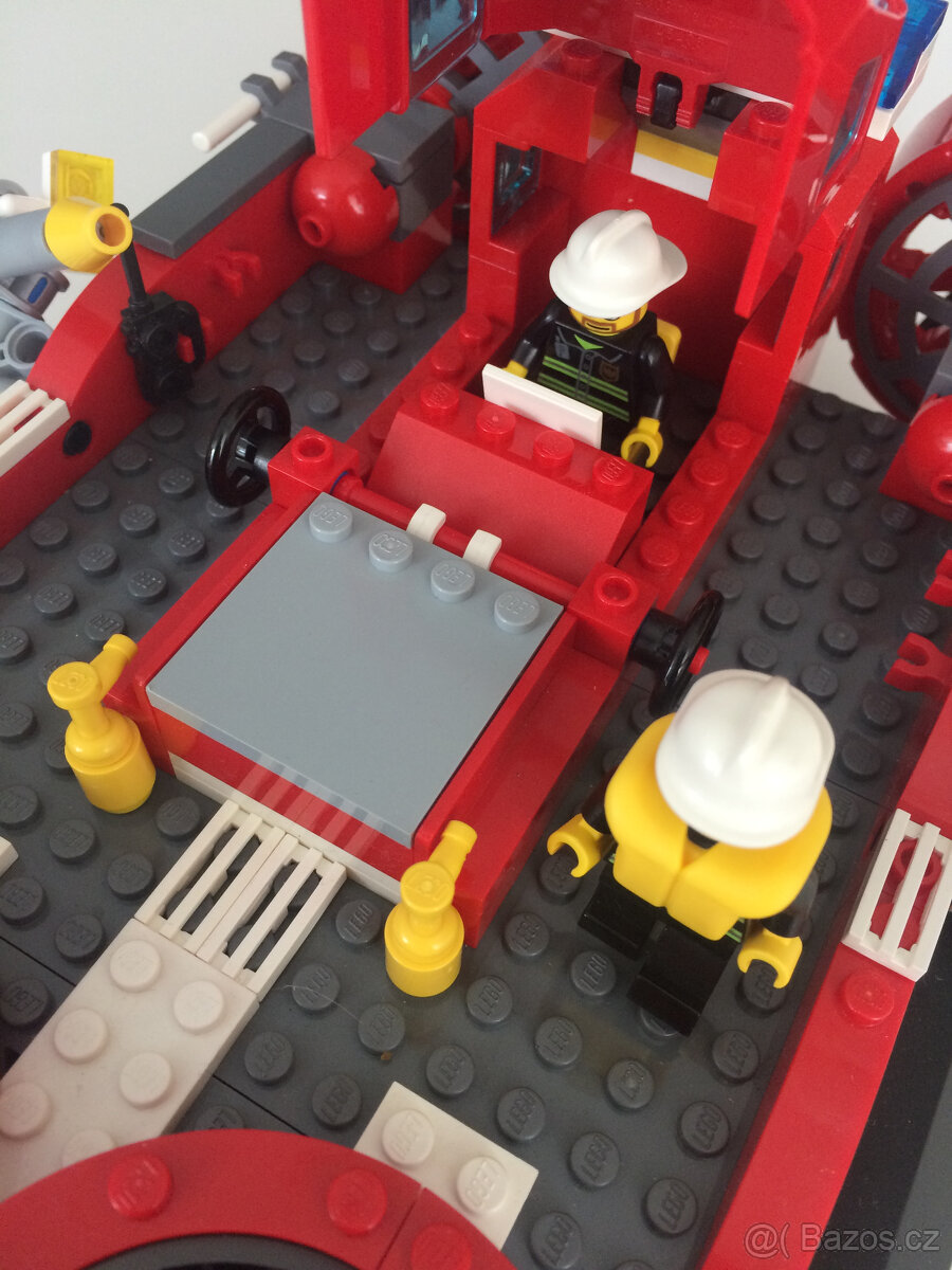 Lego City 7944 Hasičské vznášedlo - 8
