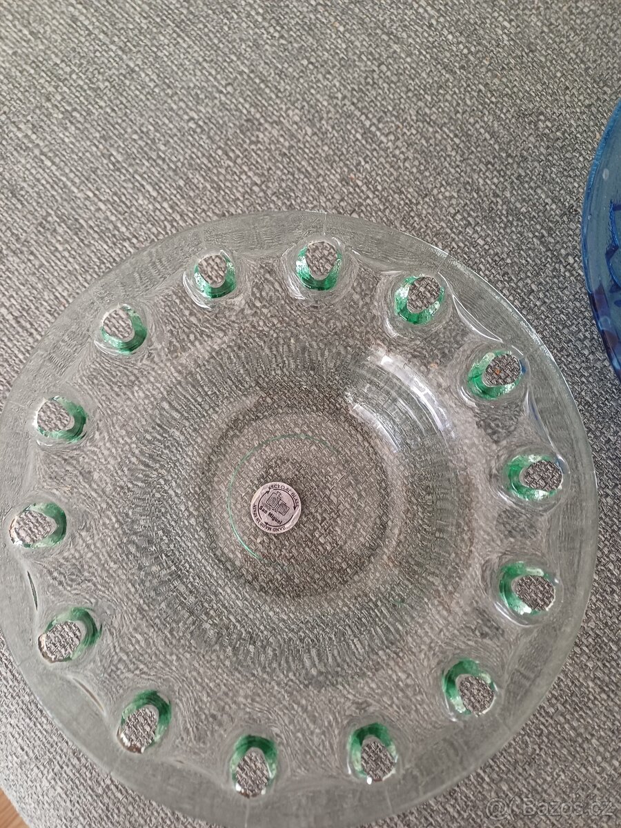 Skleněné mísy a tacy - 8