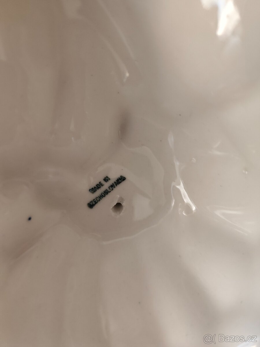 Royal dux žena so sukňou porcelánová soška - 8