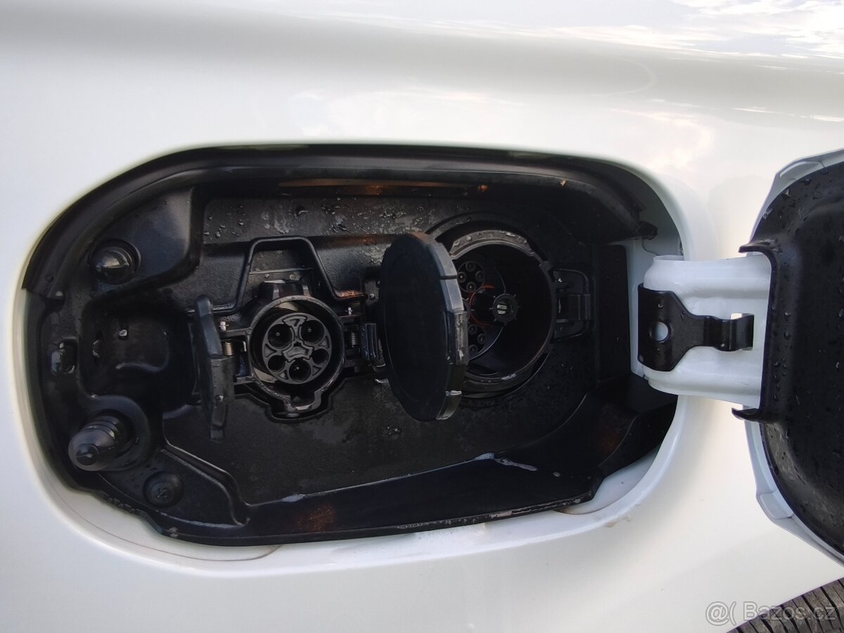 Mitsubishi Outlander 2,4 PHEV r.v. 2021 odpočet DPH - 8