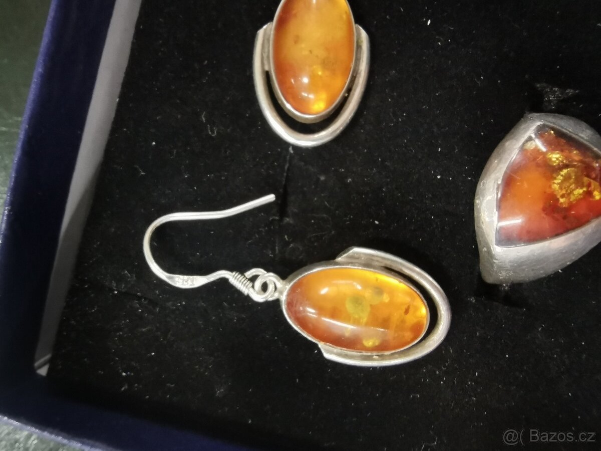 Stříbrný set s jantarem. - 8
