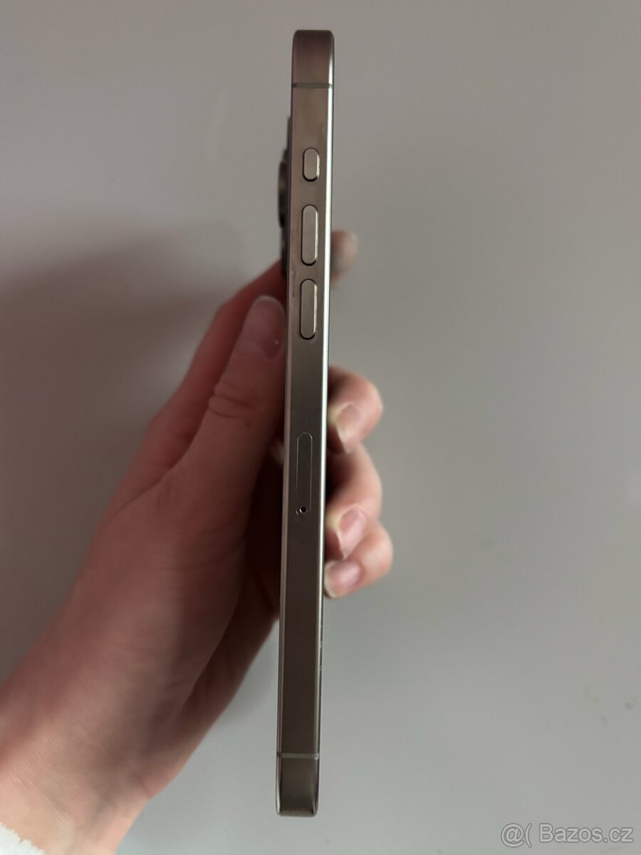 iPhone 15 Pro Max 256 GB - 8