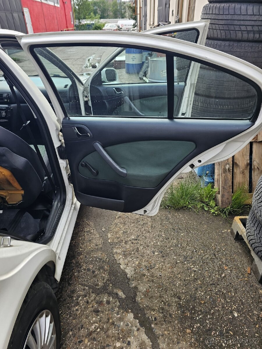 ŠKODA OCTAVIA 1,6 BENZIN - 8