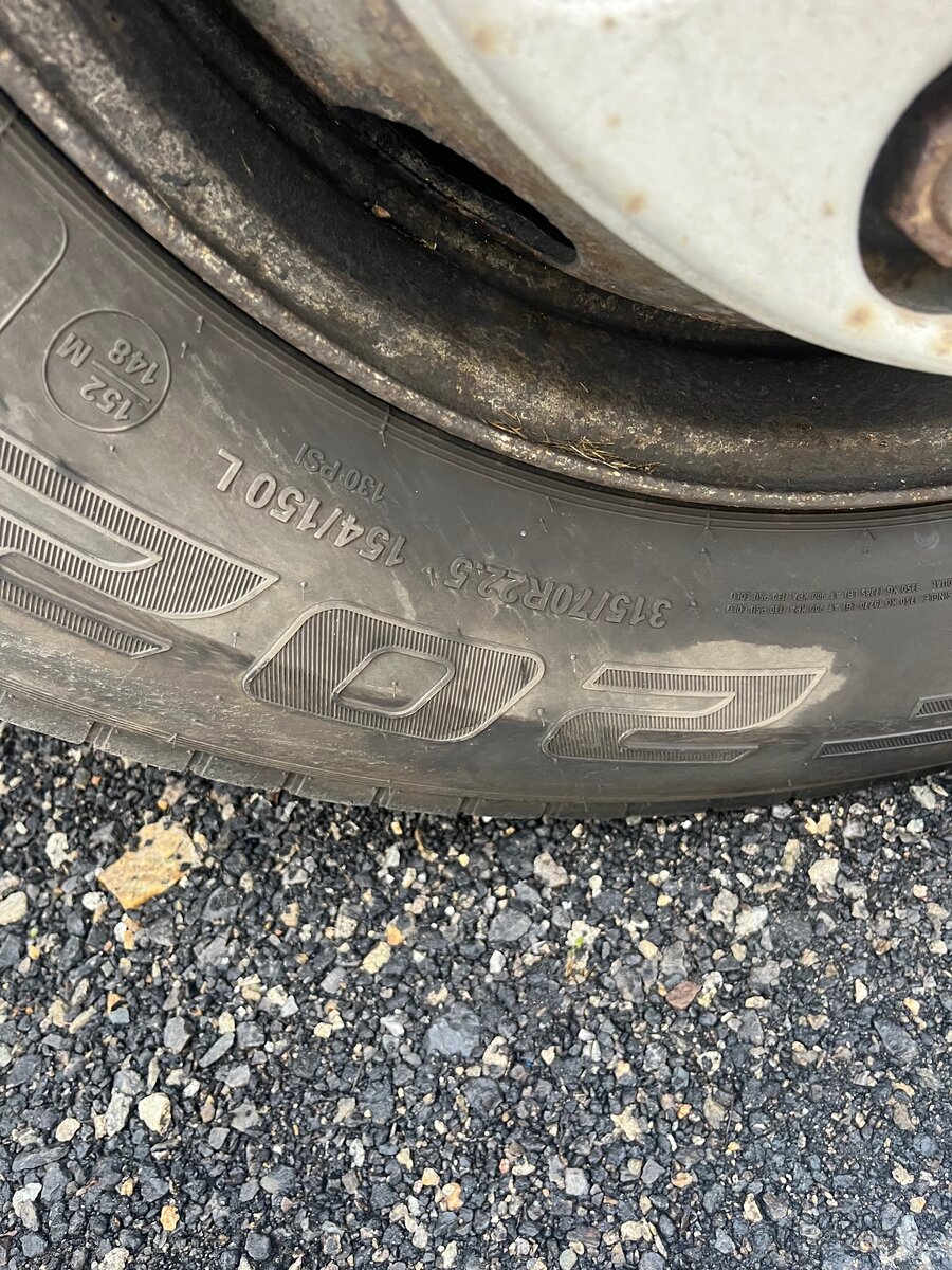 6ks Pneumatika s diskem 315/70 R22.5 - 8