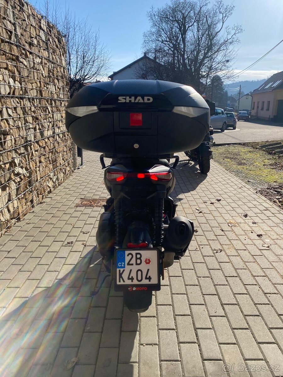 Aprilia SR GT 125 - 8