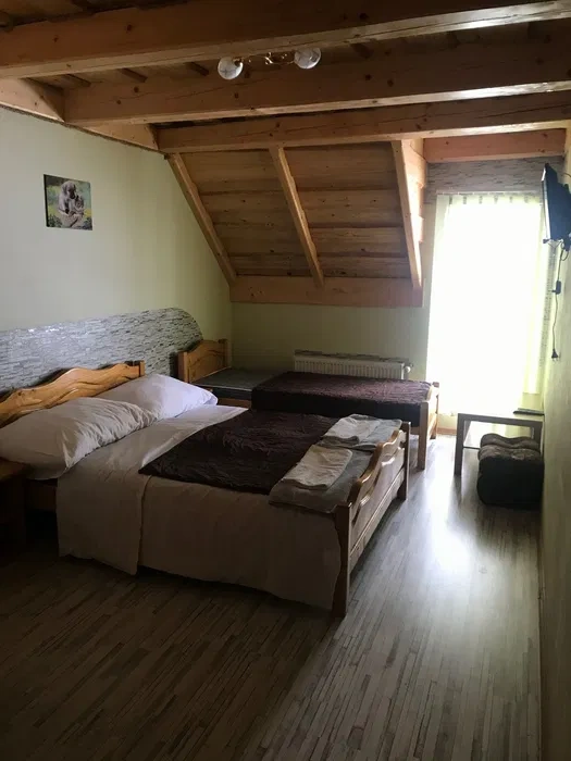 UKRAJINA, JASINJA - 8